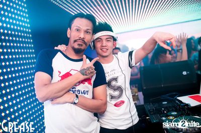Friday Night at Grease Bangkok, Sukhumvit Soi 49 — photo 1