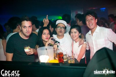 Friday Night at Grease Bangkok, Sukhumvit Soi 49 — photo 2