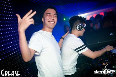 Friday Night at Grease Bangkok, Sukhumvit Soi 49 — photo 3