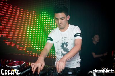 Friday Night at Grease Bangkok, Sukhumvit Soi 49 — photo 9