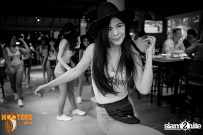 Wild Wild West Night at Hooters Nana, Sukhumvit Soi 4 — photo 5