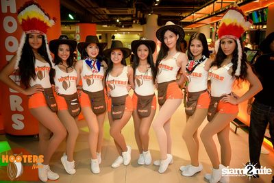 Wild Wild West Night at Hooters Nana, Sukhumvit Soi 4 — photo 21