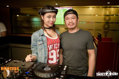Wild Wild West Night at Hooters Nana, Sukhumvit Soi 4 — photo 22