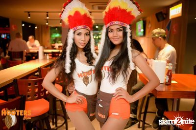 Wild Wild West Night at Hooters Nana, Sukhumvit Soi 4 — photo 24