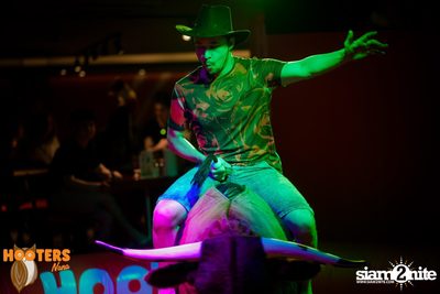 Wild Wild West Night at Hooters Nana, Sukhumvit Soi 4 — photo 30