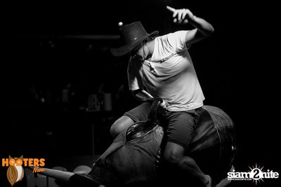 Wild Wild West Night at Hooters Nana, Sukhumvit Soi 4 — photo 33