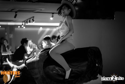 Wild Wild West Night at Hooters Nana, Sukhumvit Soi 4 — photo 39