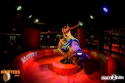 Wild Wild West Night at Hooters Nana, Sukhumvit Soi 4 — photo 47