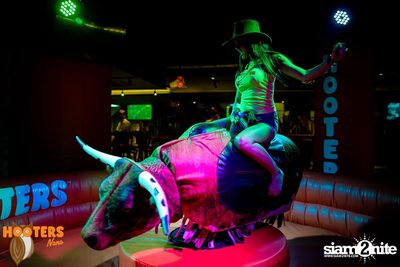 Wild Wild West Night at Hooters Nana, Sukhumvit Soi 4 — photo 59