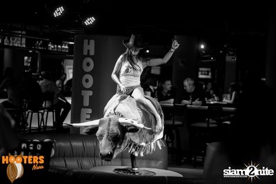 Wild Wild West Night at Hooters Nana, Sukhumvit Soi 4 — photo 86