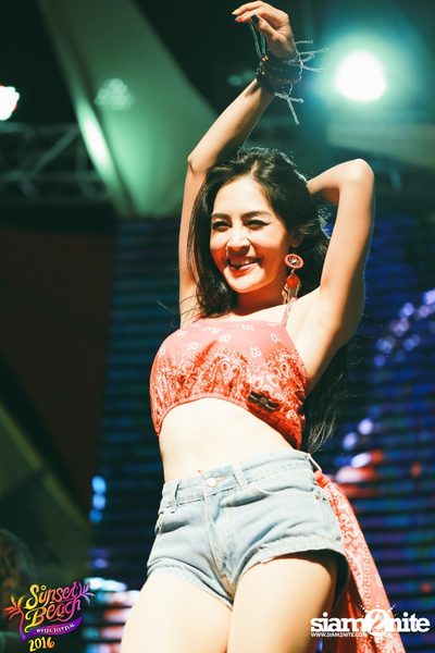 Sunset Beach Music Festival 2016 at Ban Amphur Beach — photo 305