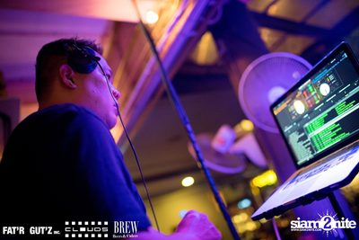 Seenspace Invasion ที่ร้าน Clouds, Fat'R Gut'z และ BREW Beers & Ciders — photo 10