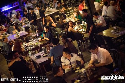 Seenspace Invasion ที่ร้าน Clouds, Fat'R Gut'z และ BREW Beers & Ciders — photo 33