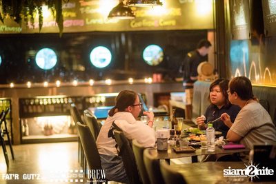 Seenspace Invasion ที่ร้าน Clouds, Fat'R Gut'z และ BREW Beers & Ciders — photo 38