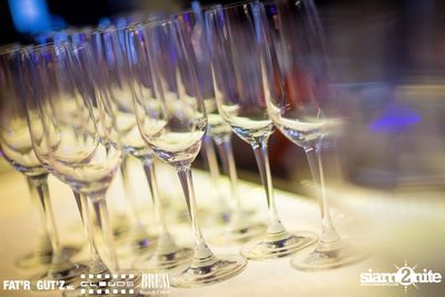 Seenspace Invasion ที่ร้าน Clouds, Fat'R Gut'z และ BREW Beers & Ciders — photo 62