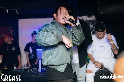 Friday Night at Grease Bangkok, Sukhumvit Soi 49 — photo 8