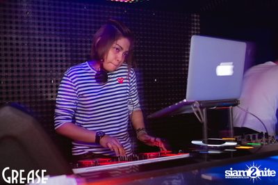 Saturday Night at Grease Bangkok, Sukhumvit Soi 49 — photo 3