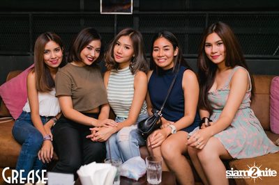 Saturday Night at Grease Bangkok, Sukhumvit Soi 49 — photo 4