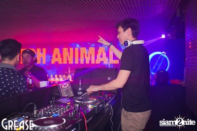 Saturday Night at Grease Bangkok, Sukhumvit Soi 49 — photo 50