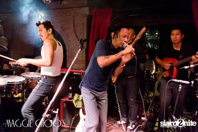 T-Bone Live ที่ร้าน แม็กกี้ ชูวส์, ถนนสีลม — photo 7
