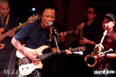 T-Bone Live ที่ร้าน แม็กกี้ ชูวส์, ถนนสีลม — photo 14