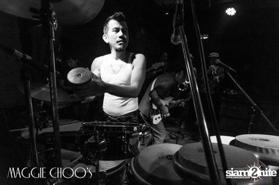 T-Bone Live ที่ร้าน แม็กกี้ ชูวส์, ถนนสีลม — photo 23