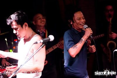T-Bone Live ที่ร้าน แม็กกี้ ชูวส์, ถนนสีลม — photo 31