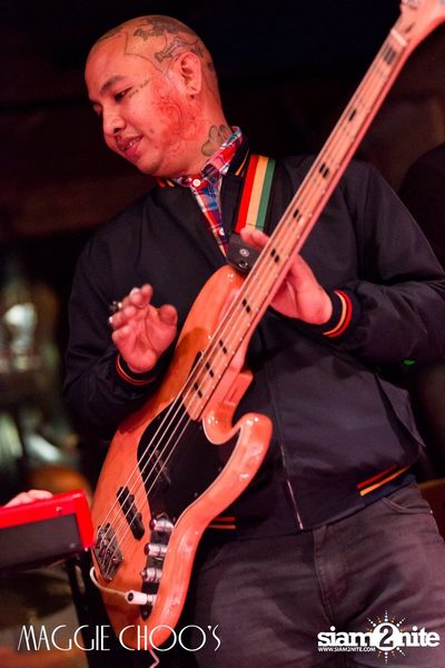 T-Bone Live ที่ร้าน แม็กกี้ ชูวส์, ถนนสีลม — photo 49