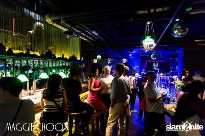 T-Bone Live ที่ร้าน แม็กกี้ ชูวส์, ถนนสีลม — photo 104