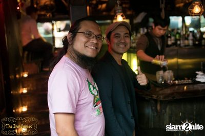 Mellow Motif Live ที่ร้าน ดิ ไอร่อน แฟรี่, ทองหล่อ — photo 2