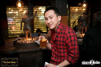 Mellow Motif Live ที่ร้าน ดิ ไอร่อน แฟรี่, ทองหล่อ — photo 12