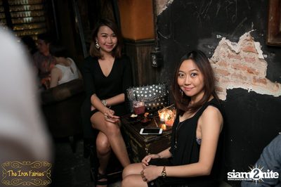 Mellow Motif Live ที่ร้าน ดิ ไอร่อน แฟรี่, ทองหล่อ — photo 41
