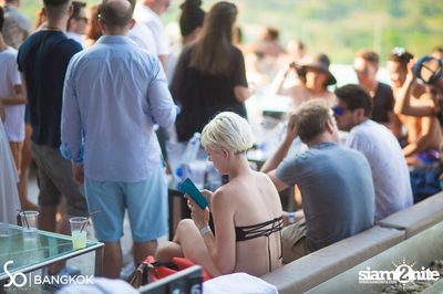 SO POOL PARTY ที่ วอเตอร์ คลับ โรงแรมโซฟิเทล โซ — photo 3
