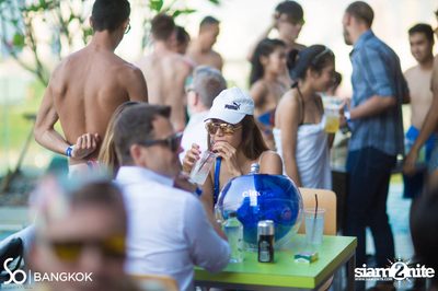 SO POOL PARTY ที่ วอเตอร์ คลับ โรงแรมโซฟิเทล โซ — photo 17