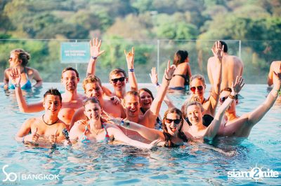SO POOL PARTY ที่ วอเตอร์ คลับ โรงแรมโซฟิเทล โซ — photo 37