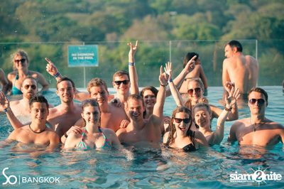 SO POOL PARTY ที่ วอเตอร์ คลับ โรงแรมโซฟิเทล โซ — photo 38