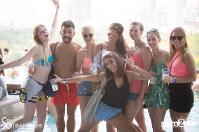 SO POOL PARTY ที่ วอเตอร์ คลับ โรงแรมโซฟิเทล โซ — photo 40