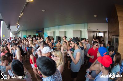 SO POOL PARTY ที่ วอเตอร์ คลับ โรงแรมโซฟิเทล โซ — photo 98
