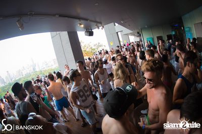 SO POOL PARTY ที่ วอเตอร์ คลับ โรงแรมโซฟิเทล โซ — photo 99
