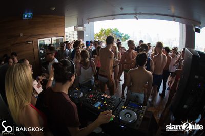 SO POOL PARTY ที่ วอเตอร์ คลับ โรงแรมโซฟิเทล โซ — photo 100