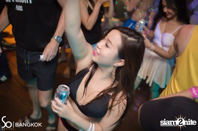 SO POOL PARTY ที่ วอเตอร์ คลับ โรงแรมโซฟิเทล โซ — photo 129