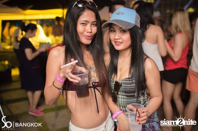 SO POOL PARTY ที่ วอเตอร์ คลับ โรงแรมโซฟิเทล โซ — photo 144