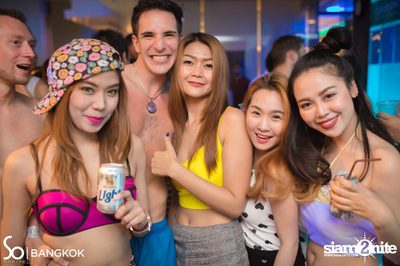 SO POOL PARTY ที่ วอเตอร์ คลับ โรงแรมโซฟิเทล โซ — photo 193