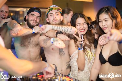 SO POOL PARTY ที่ วอเตอร์ คลับ โรงแรมโซฟิเทล โซ — photo 205