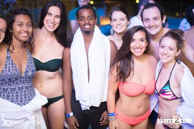 SO POOL PARTY ที่ วอเตอร์ คลับ โรงแรมโซฟิเทล โซ — photo 208