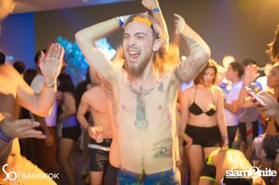 SO POOL PARTY ที่ วอเตอร์ คลับ โรงแรมโซฟิเทล โซ — photo 220