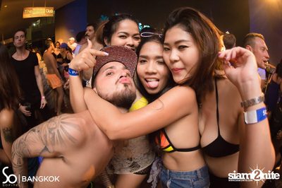 SO POOL PARTY ที่ วอเตอร์ คลับ โรงแรมโซฟิเทล โซ — photo 227