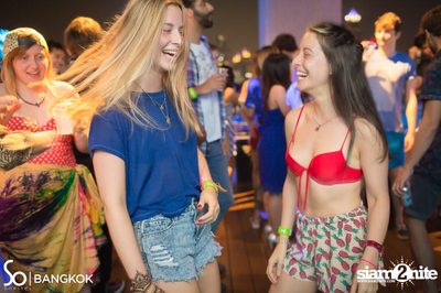 SO POOL PARTY ที่ วอเตอร์ คลับ โรงแรมโซฟิเทล โซ — photo 233
