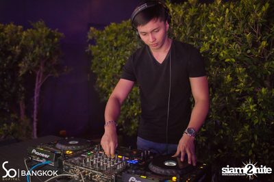 SO POOL PARTY ที่ วอเตอร์ คลับ โรงแรมโซฟิเทล โซ — photo 237