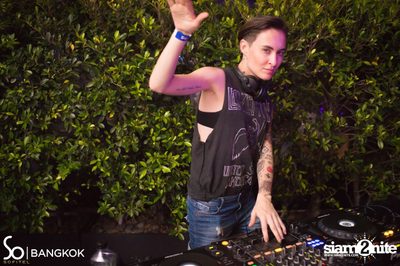 SO POOL PARTY ที่ วอเตอร์ คลับ โรงแรมโซฟิเทล โซ — photo 252